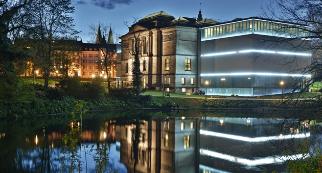Die Kunsthalle Bremen bei Nacht